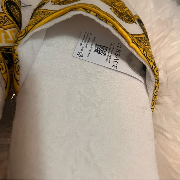 Versace home slippers - set of two NEW - Picture 3 of 7